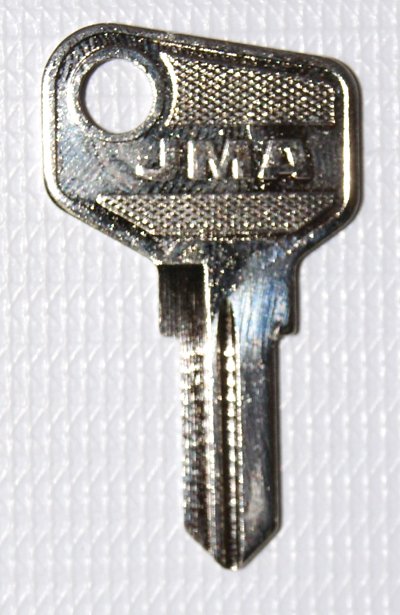 LLAVE SERRETA DENTADO ESPECIAL