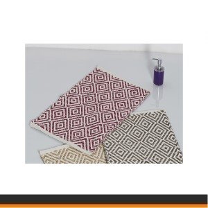 Alfombras y cortinas de bao